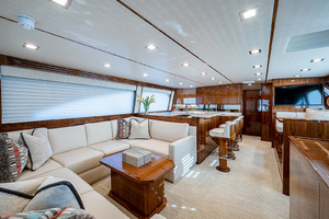 Viking 72 - Three's Enough - Salon