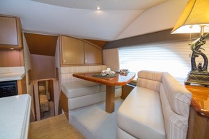 Ocean 57 - Cash Flow - Dinette