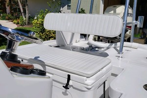 Enviboats Skiff 17 - Helm Seating