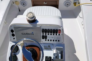 Enviboats Skiff 17 - Helm