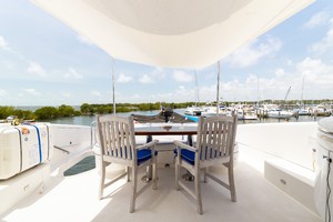 Lazzara 84 - La Balsita - Flybridge Seating