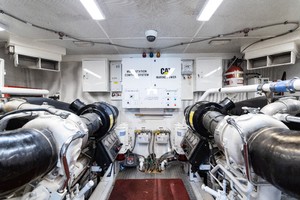 Lazzara 84 - La Balsita - Engine Room