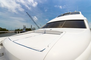 Lazzara 84 - La Balsita - Bow Sunpads