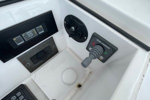 Viking 48 - La Don Goyo - Bow Thruster
