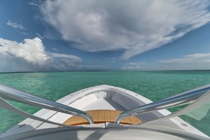 Knowles 37 - Ma Sheila - Bow