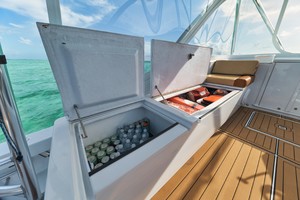 Knowles 37 - Ma Sheila - Bridge Deck