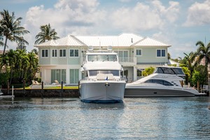 Hatteras 72 - Taz - Exterior Profile