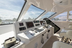 Hatteras 72 - Taz - Bridge