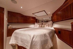 Hatteras 72 - Taz - Forward Guest