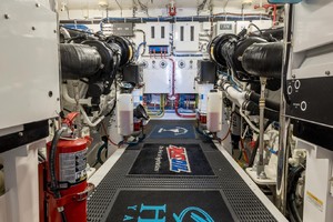 Hatteras 72 - Taz - Engine Room