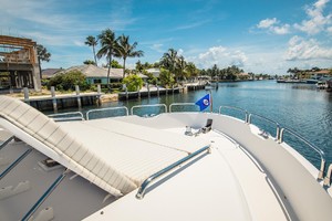 Hatteras 72 - Taz - Bow