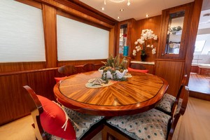 Hatteras 72 - Taz - Dining