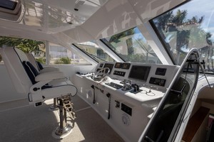 Hatteras 72 - Taz - Bridge