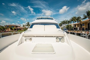 Hatteras 72 - Taz - Bow