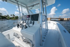 Billfish 39 - Big Shot - Helm