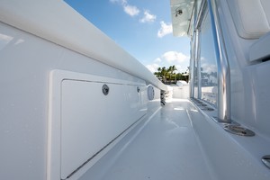 Billfish 39 - Big Shot - passageway
