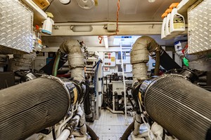 Sunseeker 75 - Vov - Engine Room