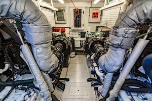 Sunseeker 75 - Vov - Engine Room
