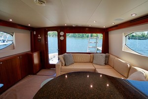 Hatteras 54 - Get Serious - Salon