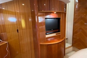 Princess Viking Sport Crusier 65 - Small Change - Master Stateroom