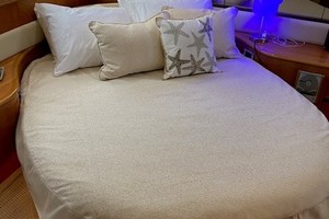 Princess Viking Sport Crusier 65 - Small Change - Master Stateroom