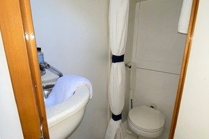 Princess Viking Sport Crusier 65 - Small Change - Crew Quarters