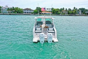 Tiara Yachts 34 - Exterior Profile