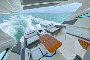Tiara Yachts 34 - Seating