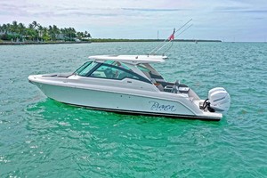 Tiara Yachts 34 - Exterior Profile