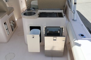 Grady-White 30 Sea Number - Sink/Refrigerator