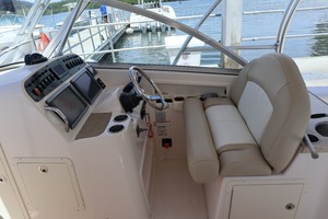 Grady-White 30 Sea Number - Helm Seating