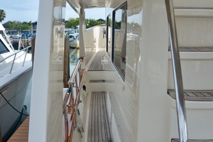 Marlow 53 - Side Deck