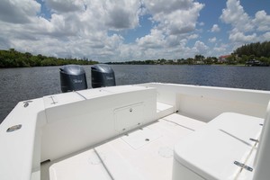 Ocean Master 33 - Cockpit