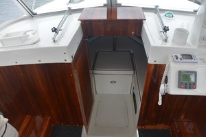 Bertram 25 - Favor - Cabin Entrance