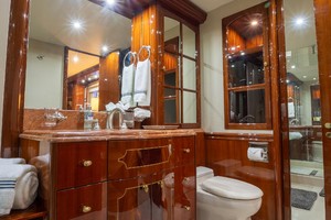 Lazzara 106 - Passion - Master Stateroom