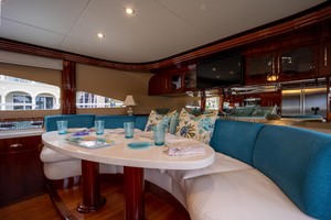 Lazzara 106 - Passion - Galley