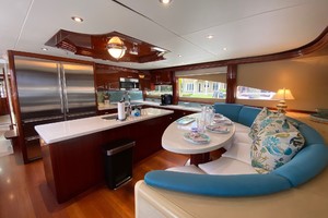 Lazzara 106 - Passion - Galley