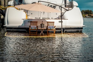 Lazzara 106 - Passion - Sundeck Lounge
