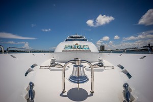 Lazzara 106 - Passion - Bow