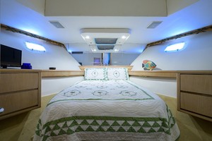 Hatteras 70 - Gypsy Rose - Forward Stateroom