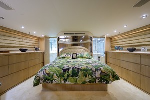 Hatteras 70 - Gypsy Rose - Master Stateroom