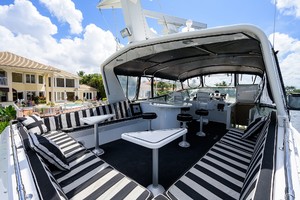 Hatteras 70 - Gypsy Rose - Flybridge Deck