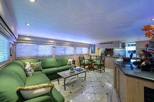 Hatteras 70 - Gypsy Rose - Salon