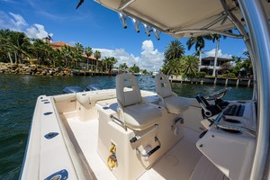 Grady-White 30 - Helm Seating
