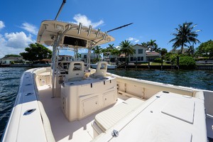 Grady-White 30 - Cockpit