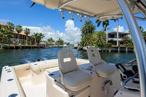 Grady-White 30 - Helm Seating
