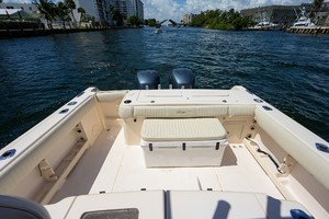 Grady-White 30 - Cockpit