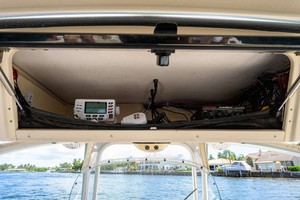 Grady-White 30 - Helm Storage