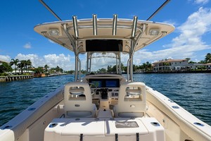 Grady-White 30 - Cockpit