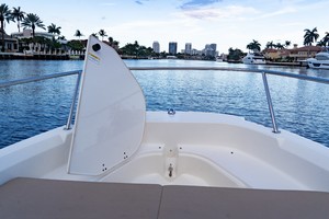 Boston Whaler 21 - Bow
